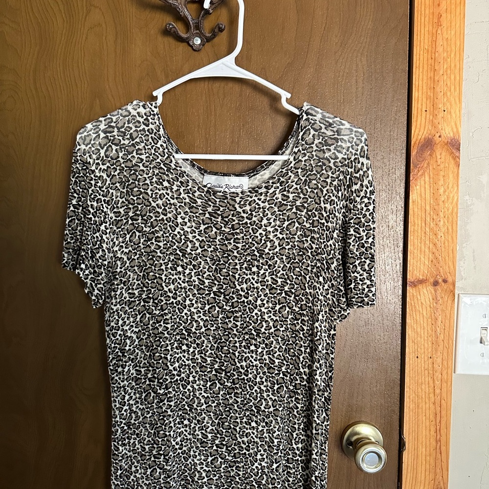 Claudia Richard Black and Gray Animal Print Short Sleeve Top